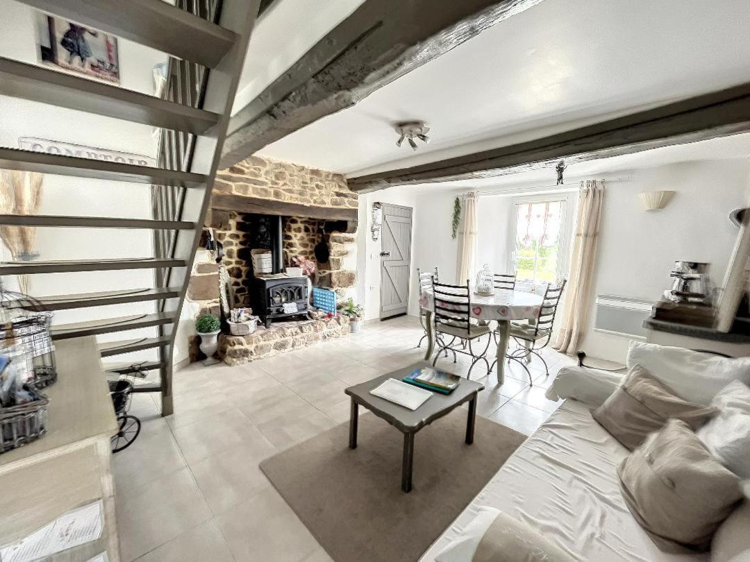 Chambres D'Hotes La Clef Des Champs Montpinchon Zewnętrze zdjęcie